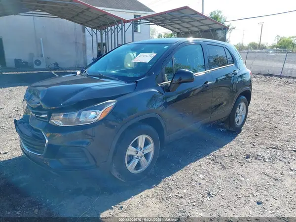 KL7CJKSB0LB064792 2020 CHEVROLET TRAX - Image 2