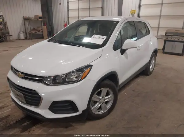 KL7CJKSB0LB073444 2020 CHEVROLET TRAX - Image 2