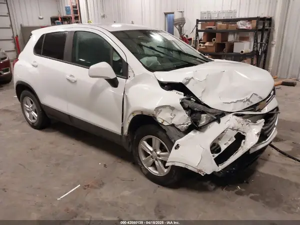 KL7CJKSB0LB318257 2020 CHEVROLET TRAX - Image 1