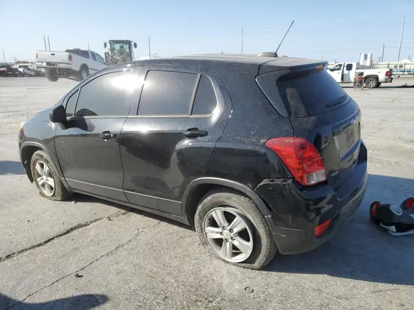 KL7CJKSB0LB325127 2020 CHEVROLET TRAX - Image 2
