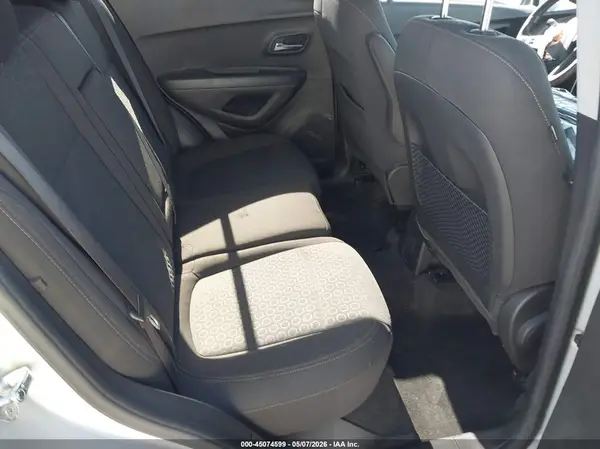 KL7CJKSB0LB327010 2020 CHEVROLET TRAX - Image 8