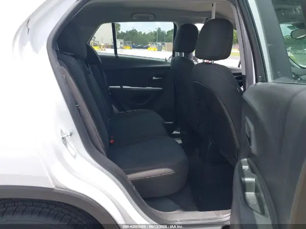 KL7CJKSB0LB339366 2020 CHEVROLET TRAX - Image 8