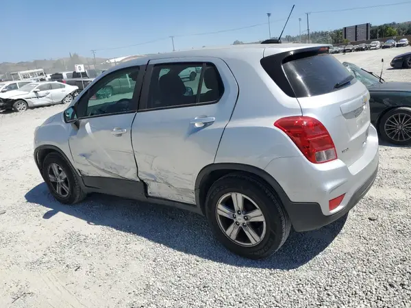 KL7CJKSB0LB340114 2020 CHEVROLET TRAX - Image 2