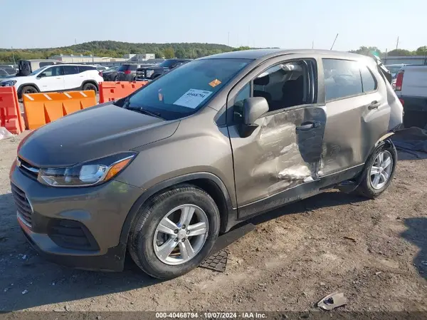KL7CJKSB0LB340825 2020 CHEVROLET TRAX - Image 2