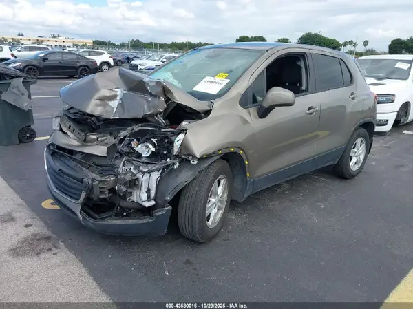 KL7CJKSB0LB342252 2020 CHEVROLET TRAX - Image 2