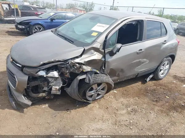 KL7CJKSB0LB344213 2020 CHEVROLET TRAX - Image 2