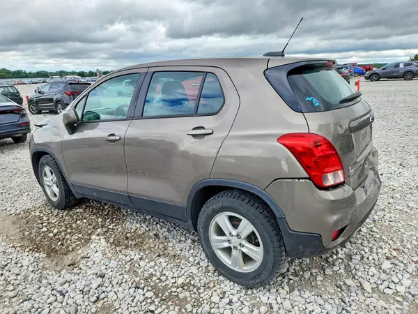 KL7CJKSB0LB353512 2020 CHEVROLET TRAX - Image 2