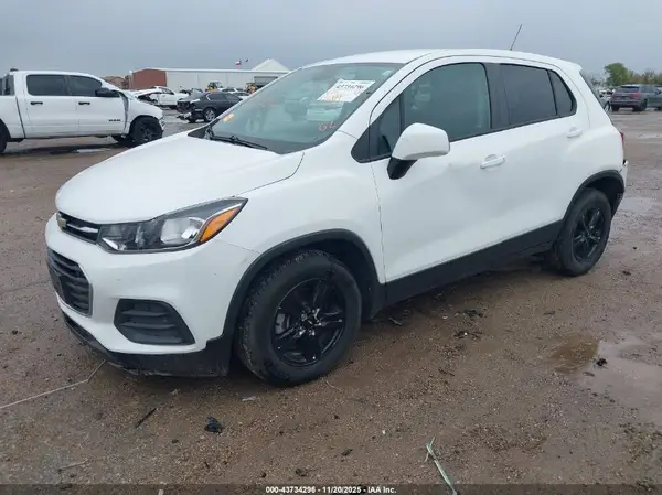KL7CJKSB0MB301783 2021 CHEVROLET TRAX - Image 2