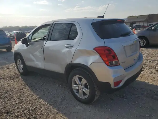 KL7CJKSB0MB302707 2021 CHEVROLET TRAX - Image 2