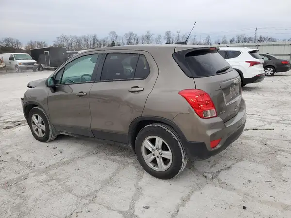 KL7CJKSB0MB303047 2021 CHEVROLET TRAX - Image 2