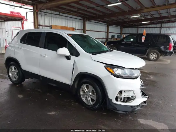 KL7CJKSB0MB304876 2021 CHEVROLET TRAX - Image 1