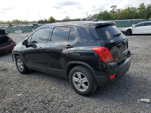 KL7CJKSB0MB319152 2021 CHEVROLET TRAX - Image 2