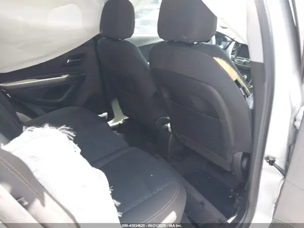 KL7CJKSB0MB319698 2021 CHEVROLET TRAX - Image 8