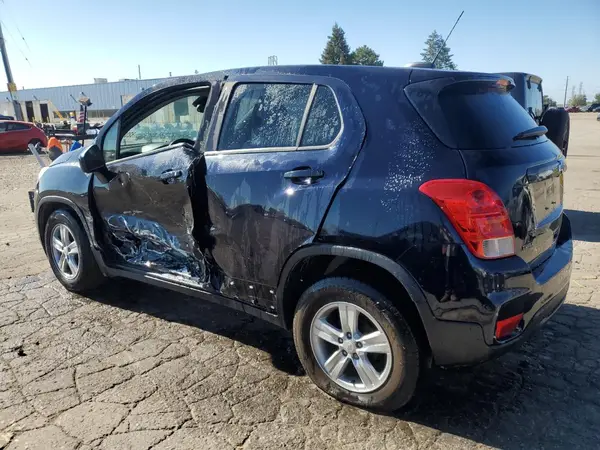 KL7CJKSB0MB323265 2021 CHEVROLET TRAX - Image 2