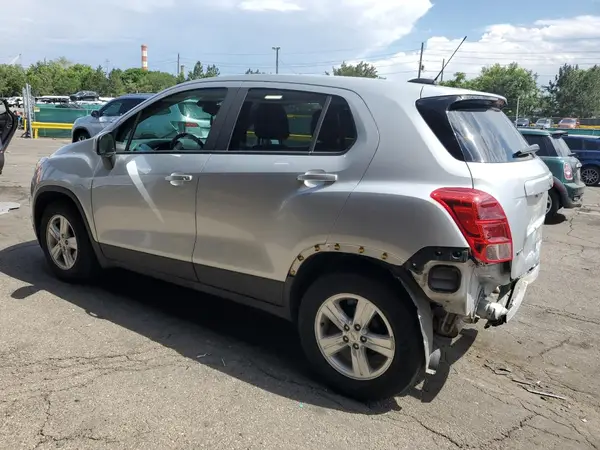 KL7CJKSB0MB327171 2021 CHEVROLET TRAX - Image 2