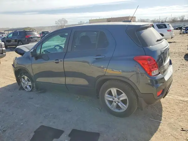KL7CJKSB0MB330572 2021 CHEVROLET TRAX - Image 2