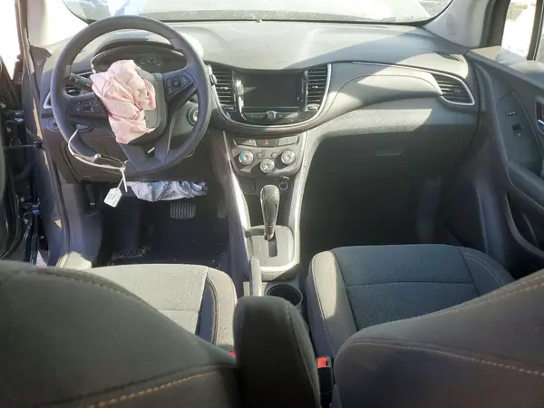 KL7CJKSB0MB330572 2021 CHEVROLET TRAX - Image 8