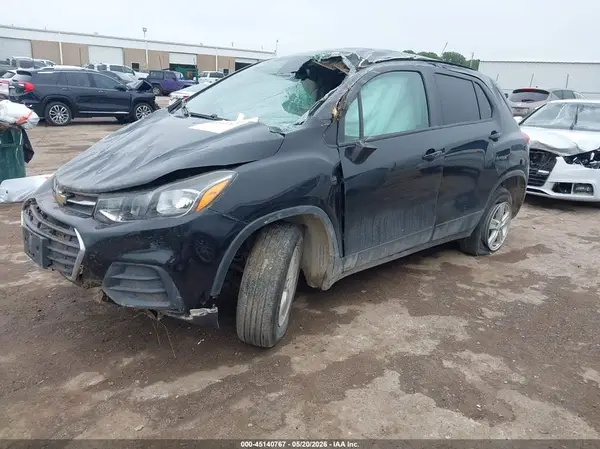 KL7CJKSB0MB336503 2021 CHEVROLET TRAX - Image 2