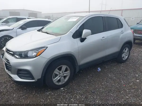 KL7CJKSB0MB339840 2021 CHEVROLET TRAX - Image 2