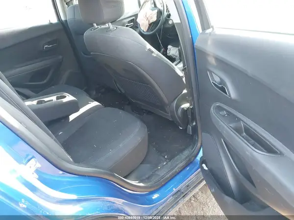 KL7CJKSB1GB533121 2016 CHEVROLET TRAX - Image 8