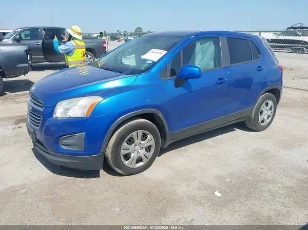 KL7CJKSB1GB552381 2016 CHEVROLET TRAX - Image 2