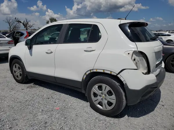 KL7CJKSB1GB611672 2016 CHEVROLET TRAX - Image 2