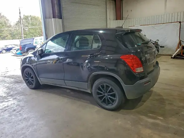 KL7CJKSB1GB631629 2016 CHEVROLET TRAX - Image 2