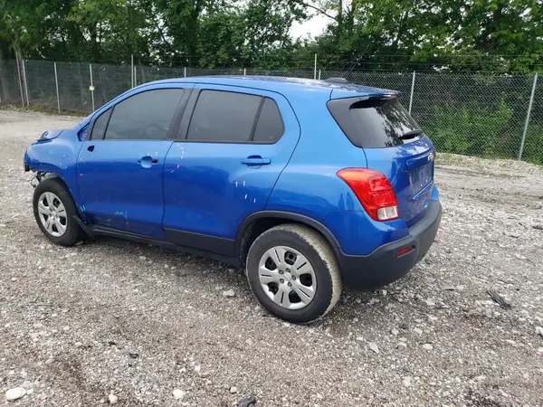 KL7CJKSB1GB657633 2016 CHEVROLET TRAX - Image 2