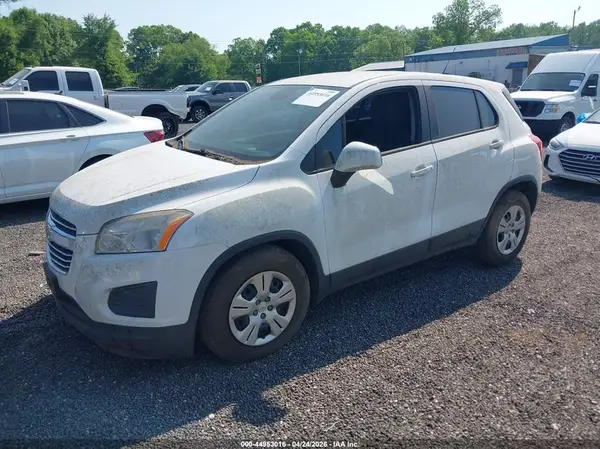 KL7CJKSB1GB676604 2016 CHEVROLET TRAX - Image 2