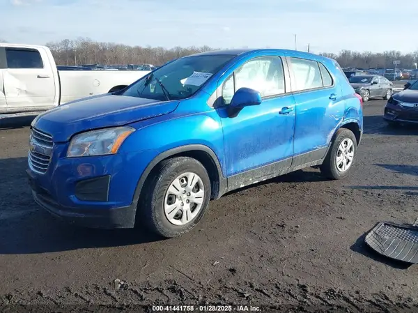 KL7CJKSB1GB717944 2016 CHEVROLET TRAX - Image 2