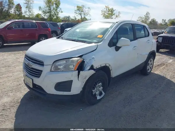 KL7CJKSB1GB762494 2016 CHEVROLET TRAX - Image 2