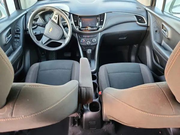 KL7CJKSB1HB049886 2017 CHEVROLET TRAX - Image 8