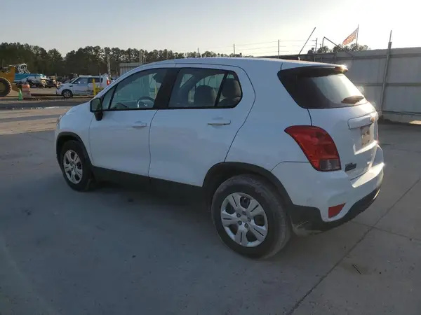 KL7CJKSB1HB072505 2017 CHEVROLET TRAX - Image 2