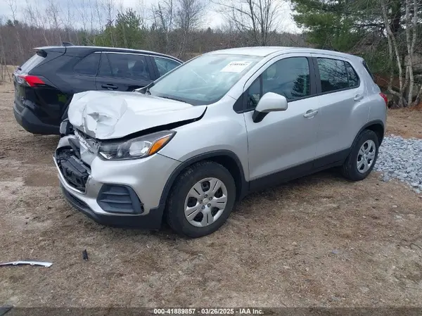 KL7CJKSB1HB133691 2017 CHEVROLET TRAX - Image 2