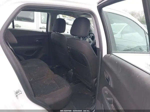KL7CJKSB1HB135876 2017 CHEVROLET TRAX - Image 8