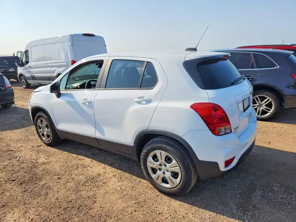 KL7CJKSB1HB231071 2017 CHEVROLET TRAX - Image 2