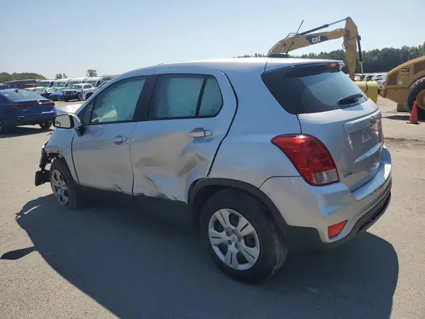 KL7CJKSB1HB254785 2017 CHEVROLET TRAX - Image 2