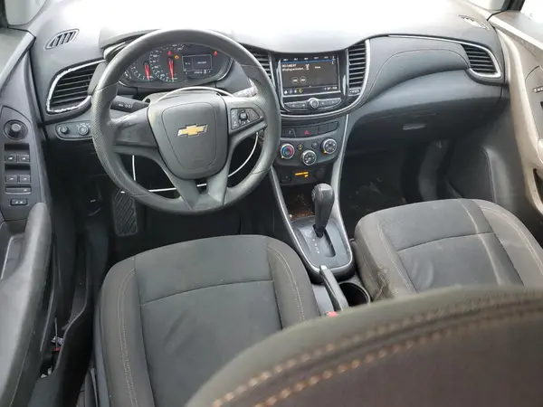 KL7CJKSB1JB555630 2018 CHEVROLET TRAX - Image 8
