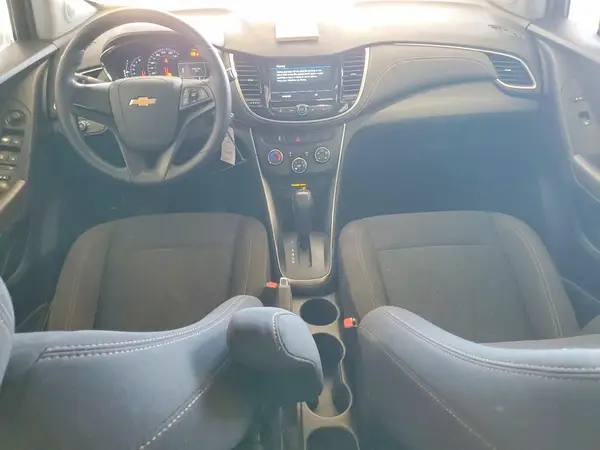 KL7CJKSB1JB579653 2018 CHEVROLET TRAX - Image 8