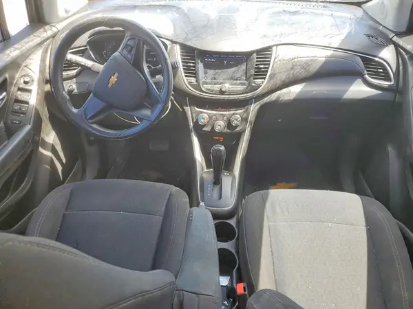 KL7CJKSB1JB722407 2018 CHEVROLET TRAX - Image 8