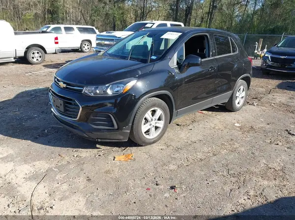 KL7CJKSB1LB021398 2020 CHEVROLET TRAX - Image 2