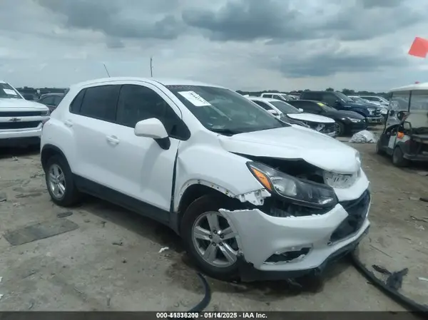 KL7CJKSB1LB023412 2020 CHEVROLET TRAX - Image 1