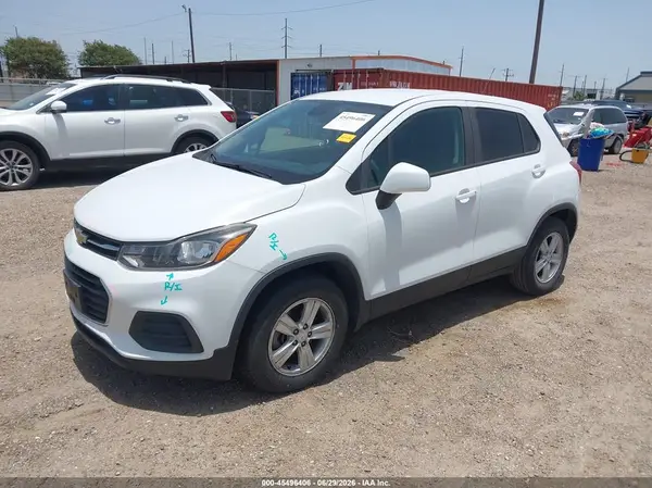 KL7CJKSB1LB040596 2020 CHEVROLET TRAX - Image 2