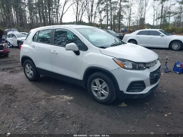 KL7CJKSB1LB055244 2020 CHEVROLET TRAX - Image 1