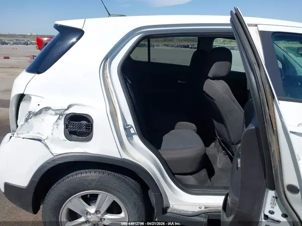 KL7CJKSB1LB055583 2020 CHEVROLET TRAX - Image 8