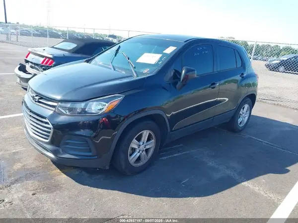 KL7CJKSB1LB058645 2020 CHEVROLET TRAX - Image 2