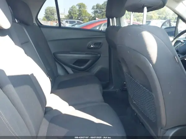 KL7CJKSB1LB058645 2020 CHEVROLET TRAX - Image 8