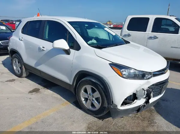 KL7CJKSB1LB059083 2020 CHEVROLET TRAX - Image 1