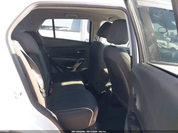 KL7CJKSB1LB059083 2020 CHEVROLET TRAX - Image 8