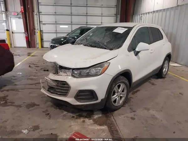 KL7CJKSB1LB066809 2020 CHEVROLET TRAX - Image 2